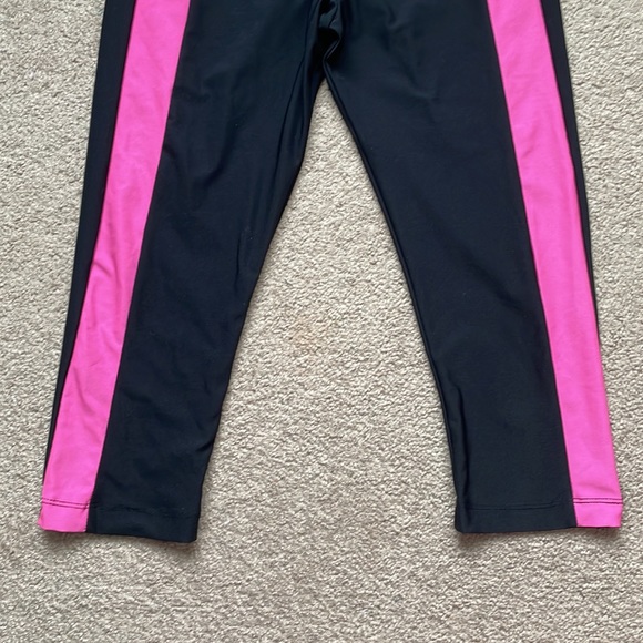 Bally Total Fitness Capris - Picture 3 of 7